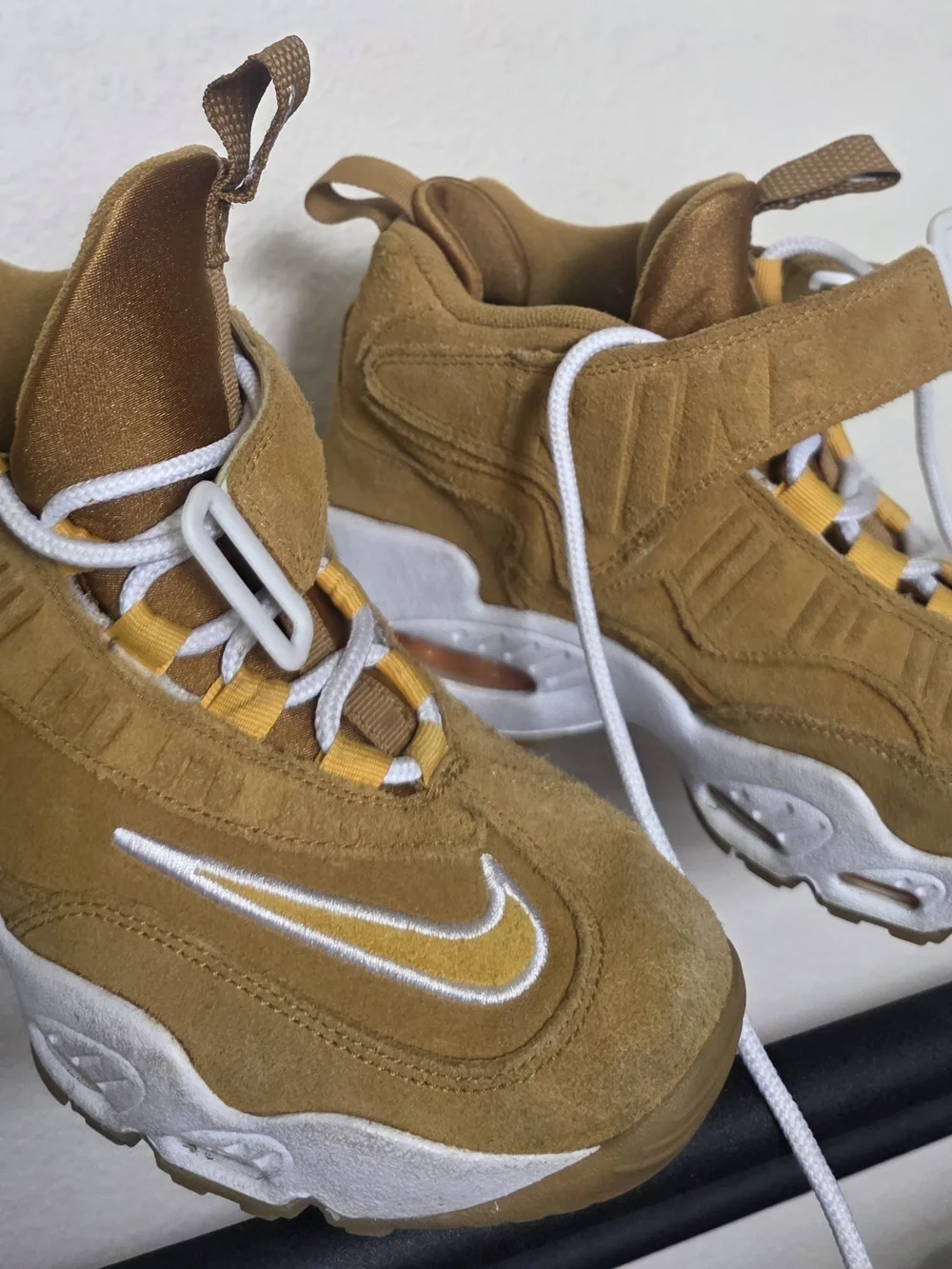 Kids Suede High-Top Nike GRIFFEY MAX 1 tan Sneakers